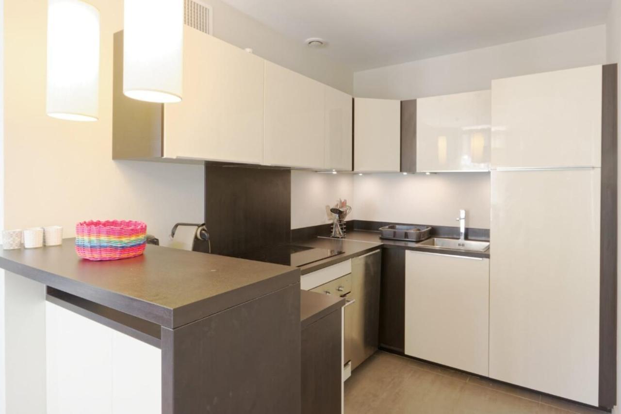 Private Furnished Apartment With All Comfort Has A Garden In A Green Space Мейрей Екстер'єр фото