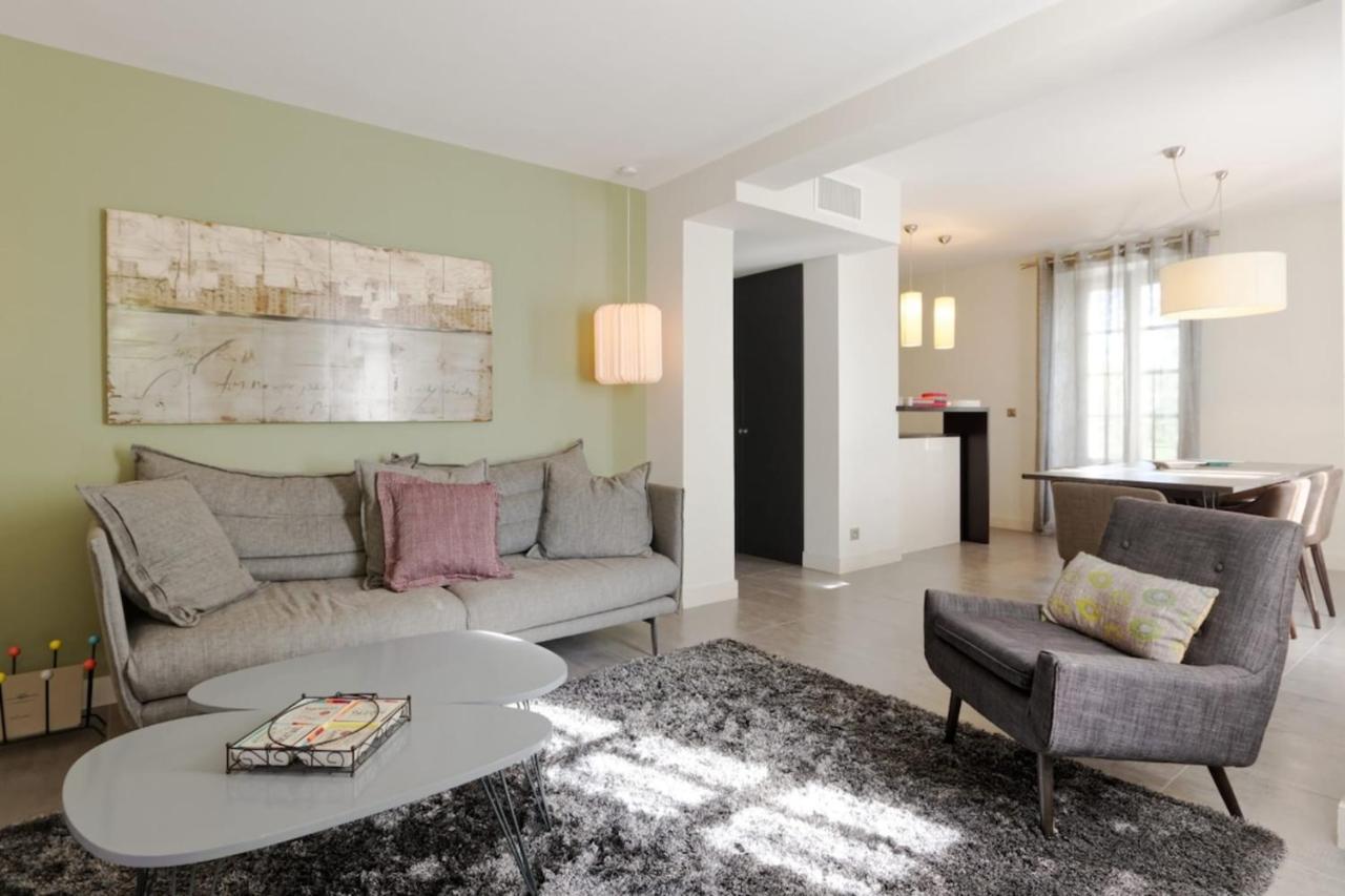 Private Furnished Apartment With All Comfort Has A Garden In A Green Space Мейрей Екстер'єр фото