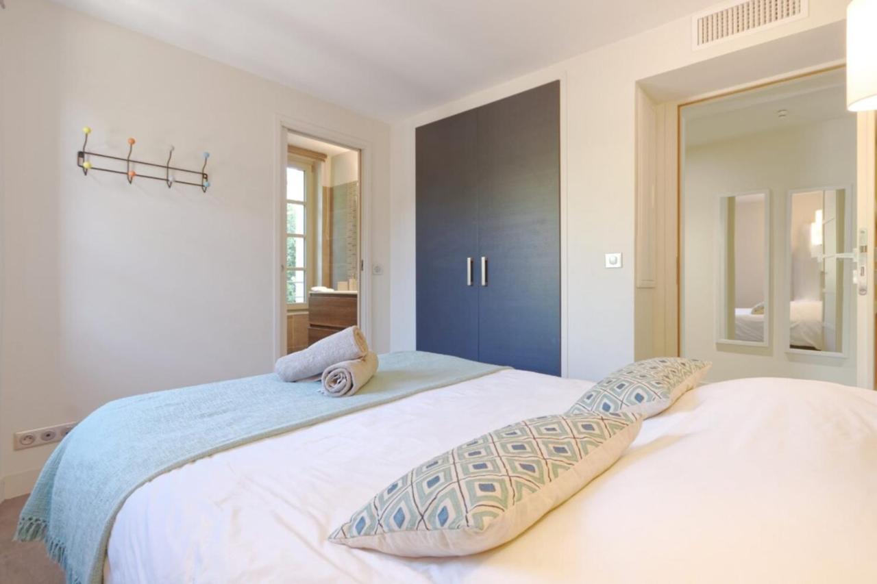 Private Furnished Apartment With All Comfort Has A Garden In A Green Space Мейрей Екстер'єр фото