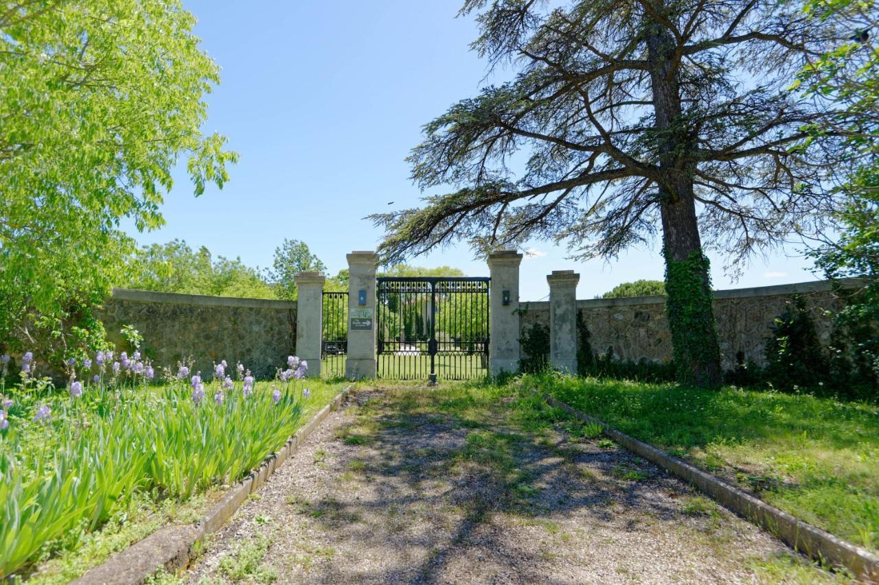 Private Furnished Apartment With All Comfort Has A Garden In A Green Space Мейрей Екстер'єр фото